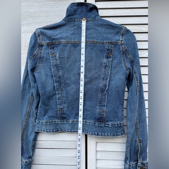 Free People Medium Blue Jean Jacket. Great Condition. Size XS. Denim Jacket - Picture 4 of 15